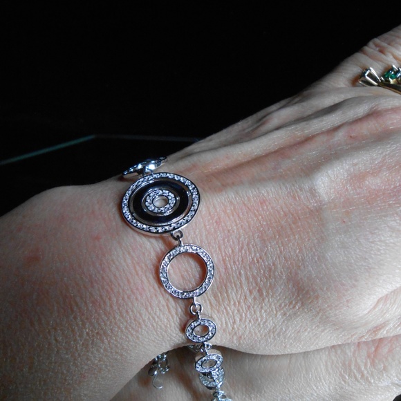 CZ Circle Bracelet - Picture 5 of 5